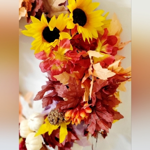 Hand Crafted Autumn Wreath Sunflowers and Pinecones - Picture 3 of 5